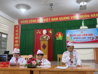 Đại hội Liên đội trường Tiểu học Phú Sơn