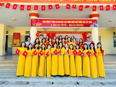 HƯỞNG ỨNG NGÀY ĐẠI LỄ 30/4 VÀ ĐÓN CÁC EM HỌC SINH TRƯỜNG MẪU GIÁO