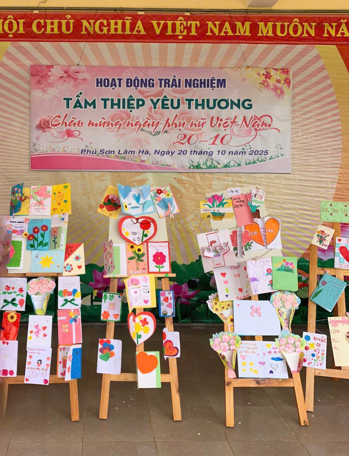 HOẠT ĐỘNG TRẢI NGHIỆM: TẤM THIỆP YÊU THƯƠNG CHÀO MỪNG NGÀY PHỤ NỮ VIỆT NAM 20/10/2025.