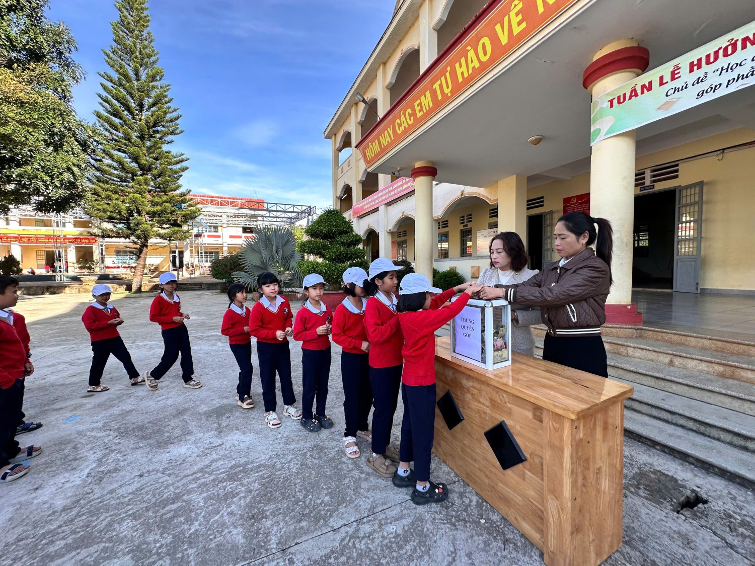 gen h z7262942710642 fc54a63a8f7bc459e05e86d7b248f52e