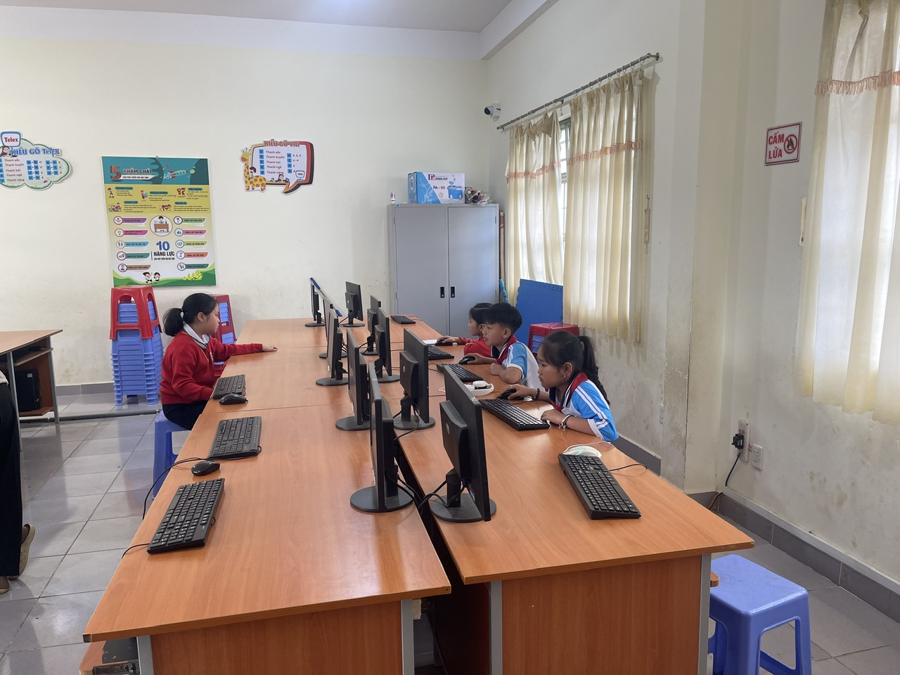 Trường Tiểu học Phú Sơn tổ chức sân chơi “Kỹ năng sống KNS” cấp trường dành cho học sinh từ khối 1 đến khối 5 trên Internet - Năm học 2025 - 2026