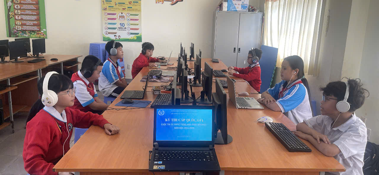 TRƯỜNG TIỂU HỌC PHÚ SƠN TỔ CHỨC THÀNH CÔNG CUỘC THI IOE CẤP QUỐC GIA - NĂM HỌC 2025- 2026 - KHƠI NIỀM ĐAM MÊ TIẾNG ANH TRONG KỶ NGUYÊN SỐ.